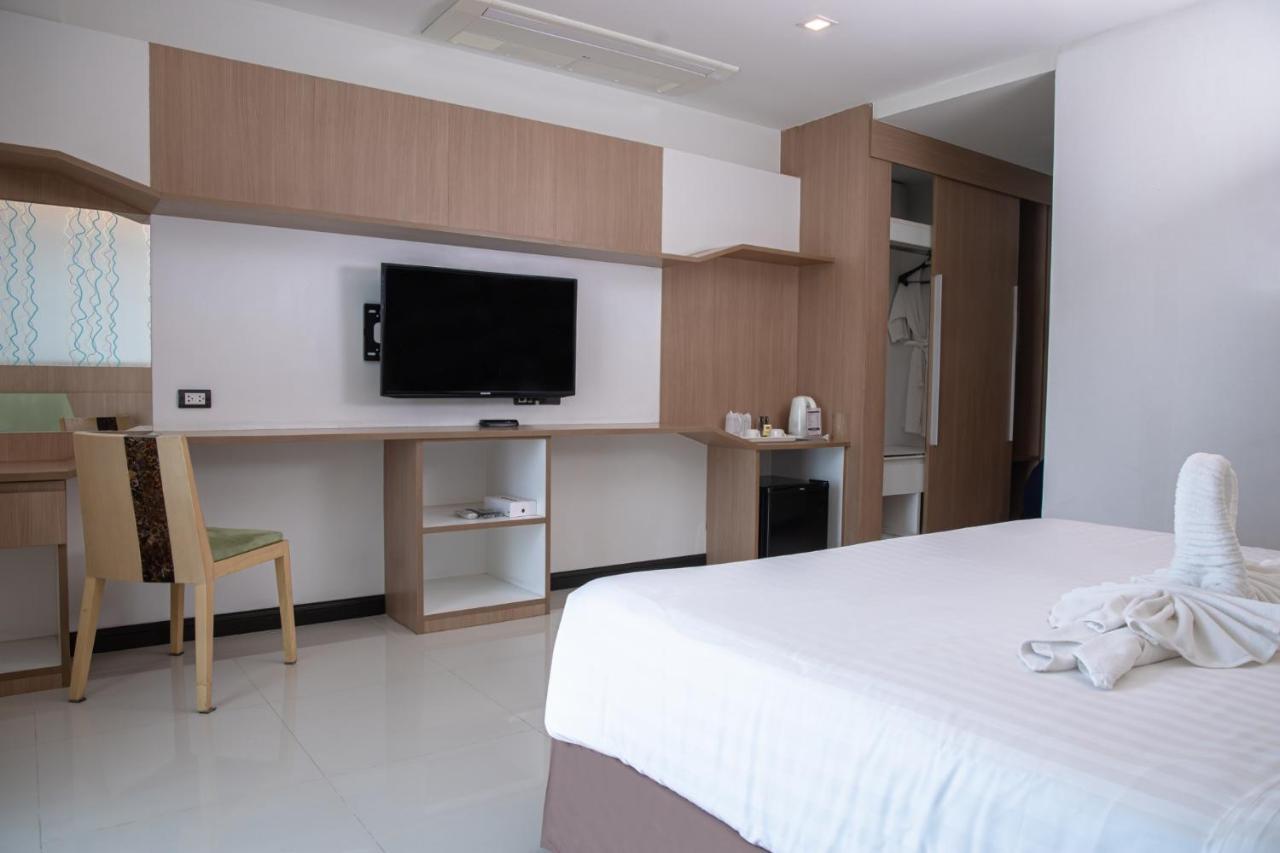 42C The Chic Hotel Nakhon Sawan Extérieur photo