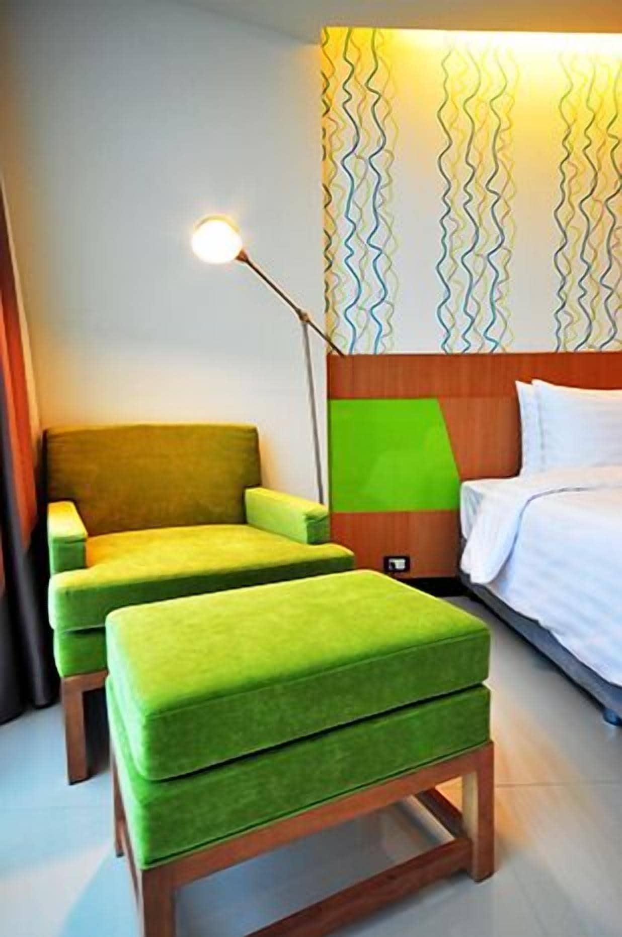 42C The Chic Hotel Nakhon Sawan Extérieur photo