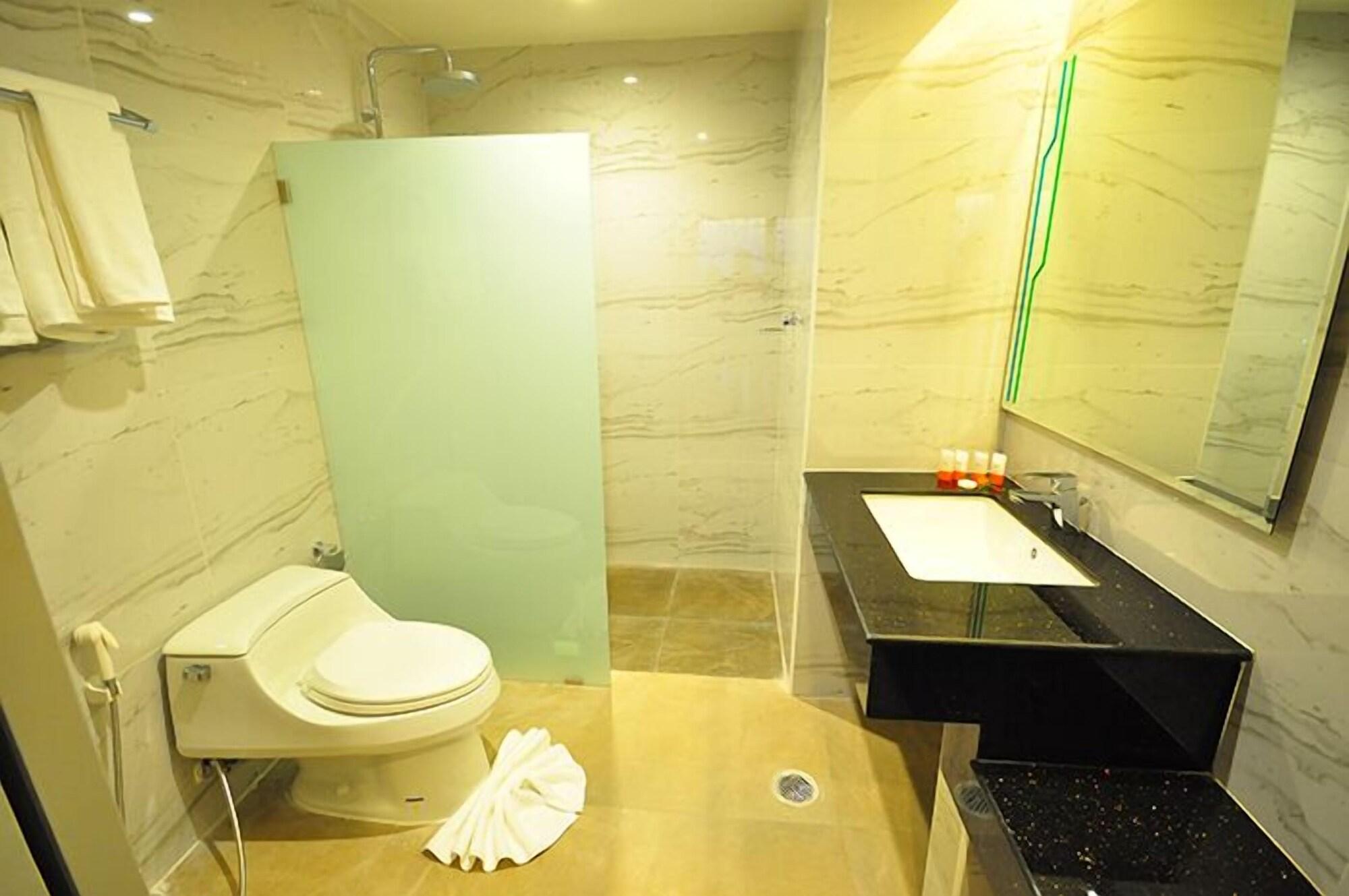 42C The Chic Hotel Nakhon Sawan Extérieur photo