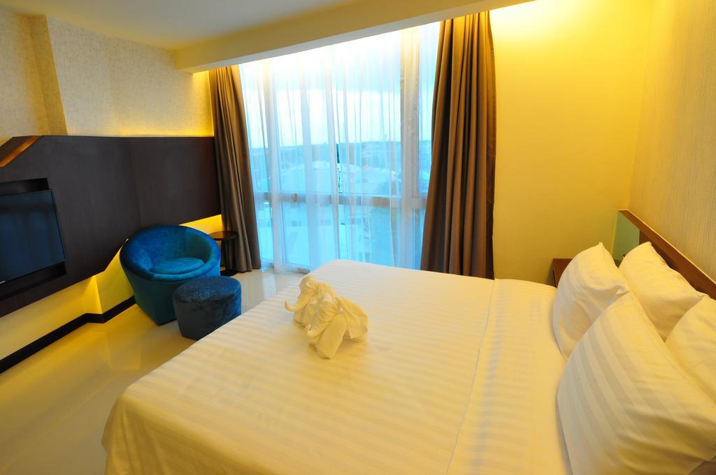 42C The Chic Hotel Nakhon Sawan Extérieur photo