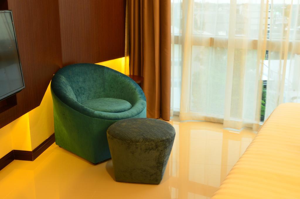 42C The Chic Hotel Nakhon Sawan Extérieur photo