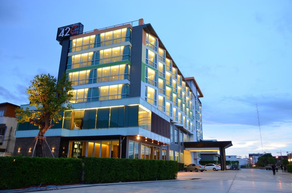 42C The Chic Hotel Nakhon Sawan Extérieur photo