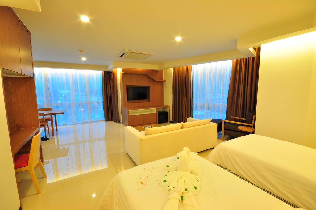 42C The Chic Hotel Nakhon Sawan Extérieur photo