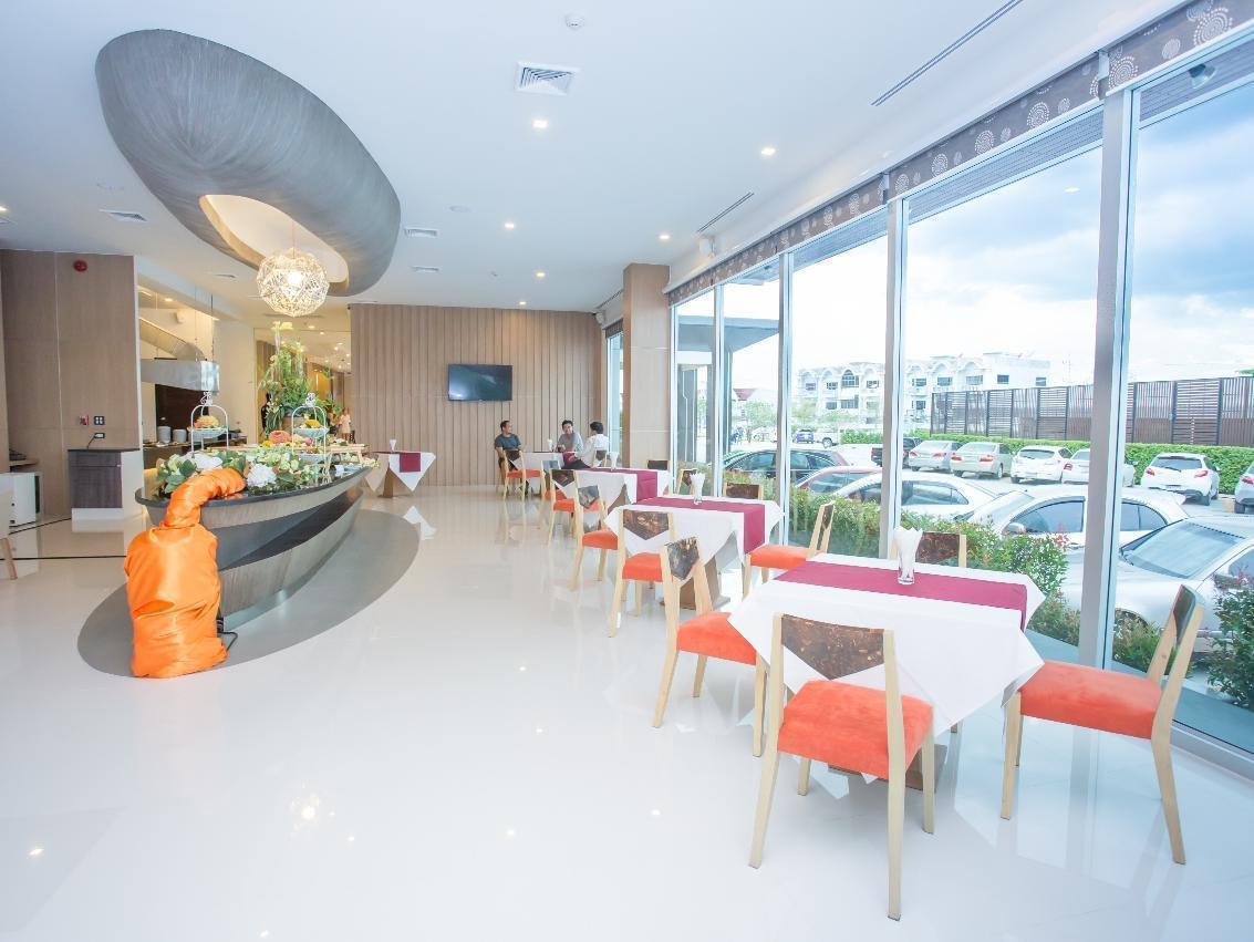 42C The Chic Hotel Nakhon Sawan Extérieur photo
