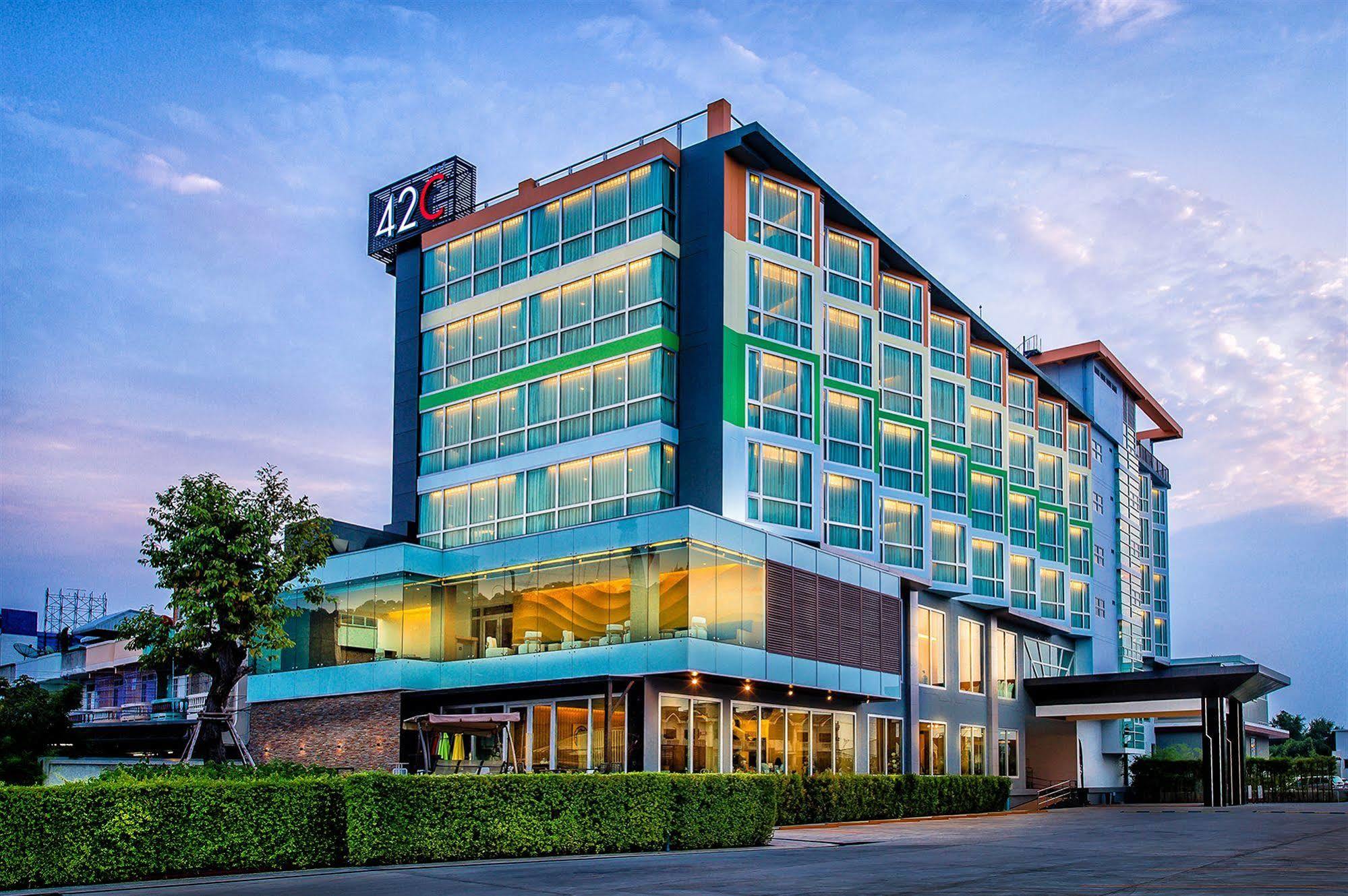 42C The Chic Hotel Nakhon Sawan Extérieur photo